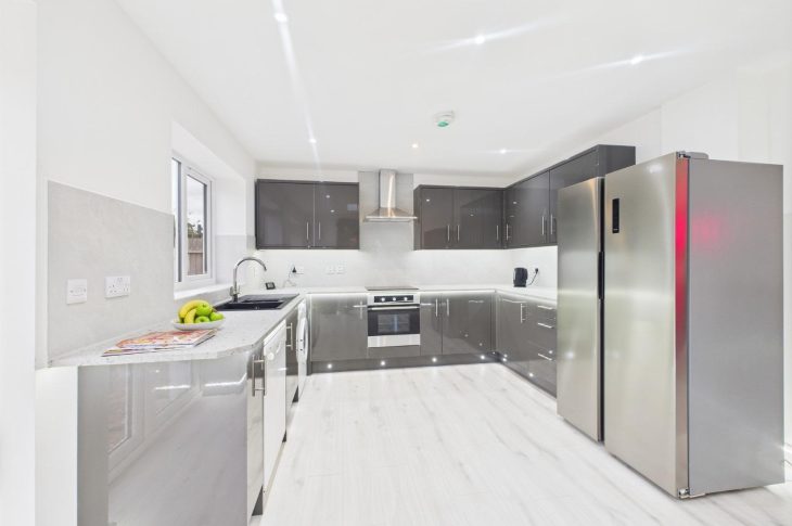 6 Beacon Drive