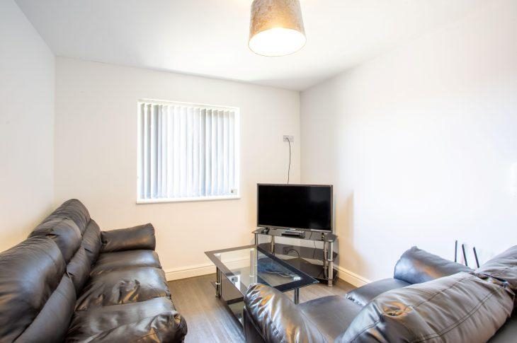 Flat 3, 2 White Ridge Court
